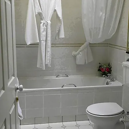 Aherne's Townhouse And Seafood Restaurant Hotel 4*