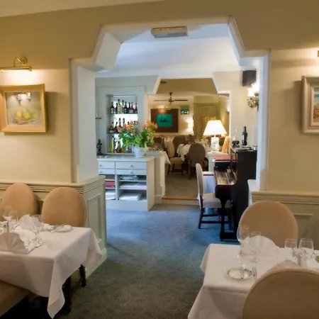 Aherne's Townhouse And Seafood Restaurant 4* יוגאל