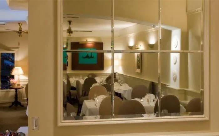 Aherne's Townhouse And Seafood Restaurant 4* יוגאל