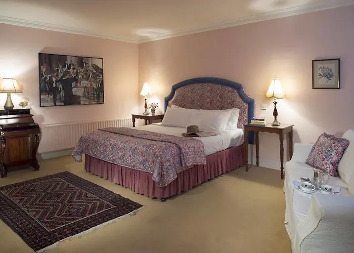 מלון Aherne's Townhouse And Seafood Restaurant 4*