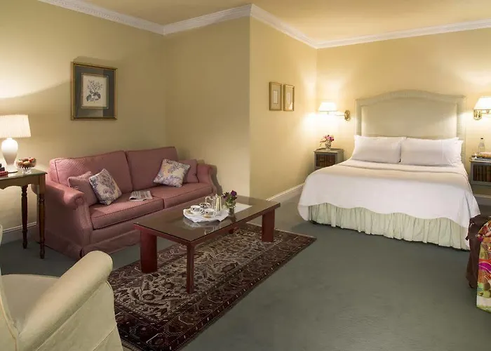 מלון Aherne's Townhouse And Seafood Restaurant 4*